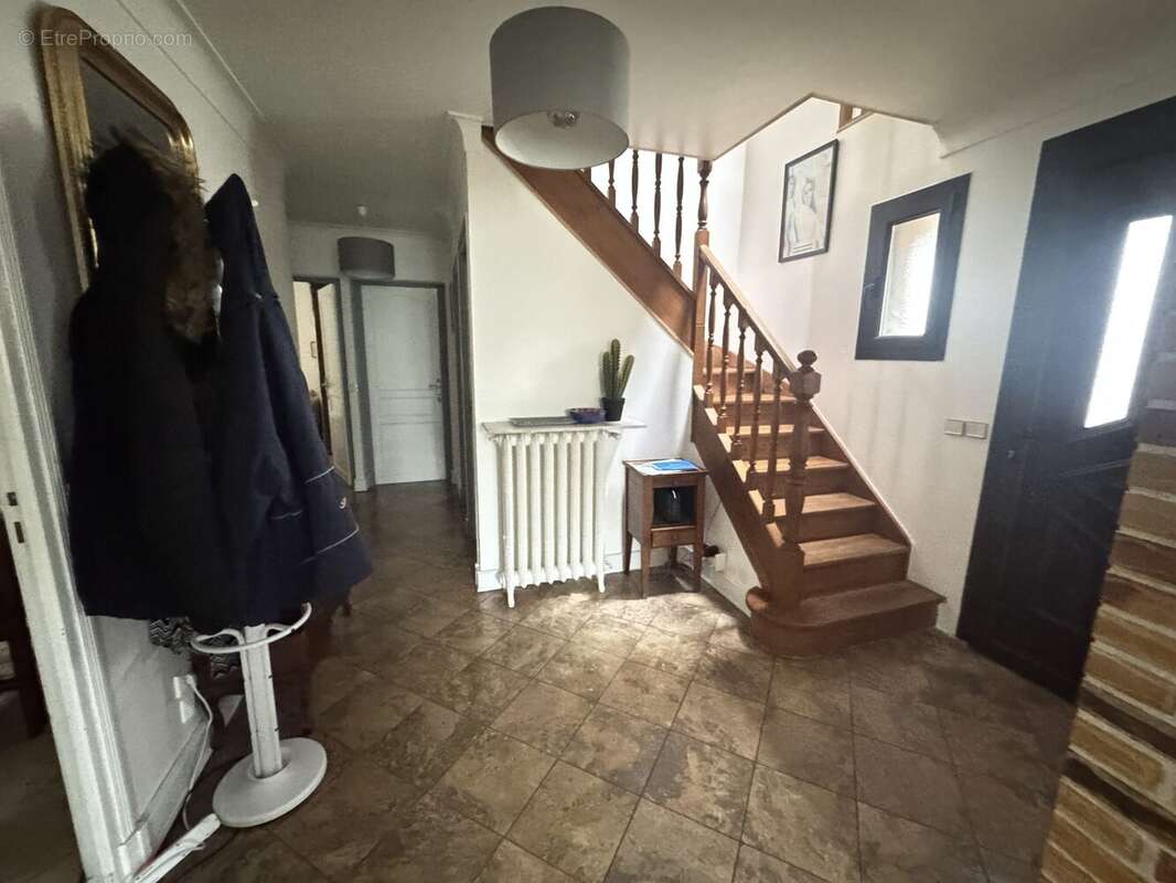 Maison à GOMETZ-LE-CHATEL