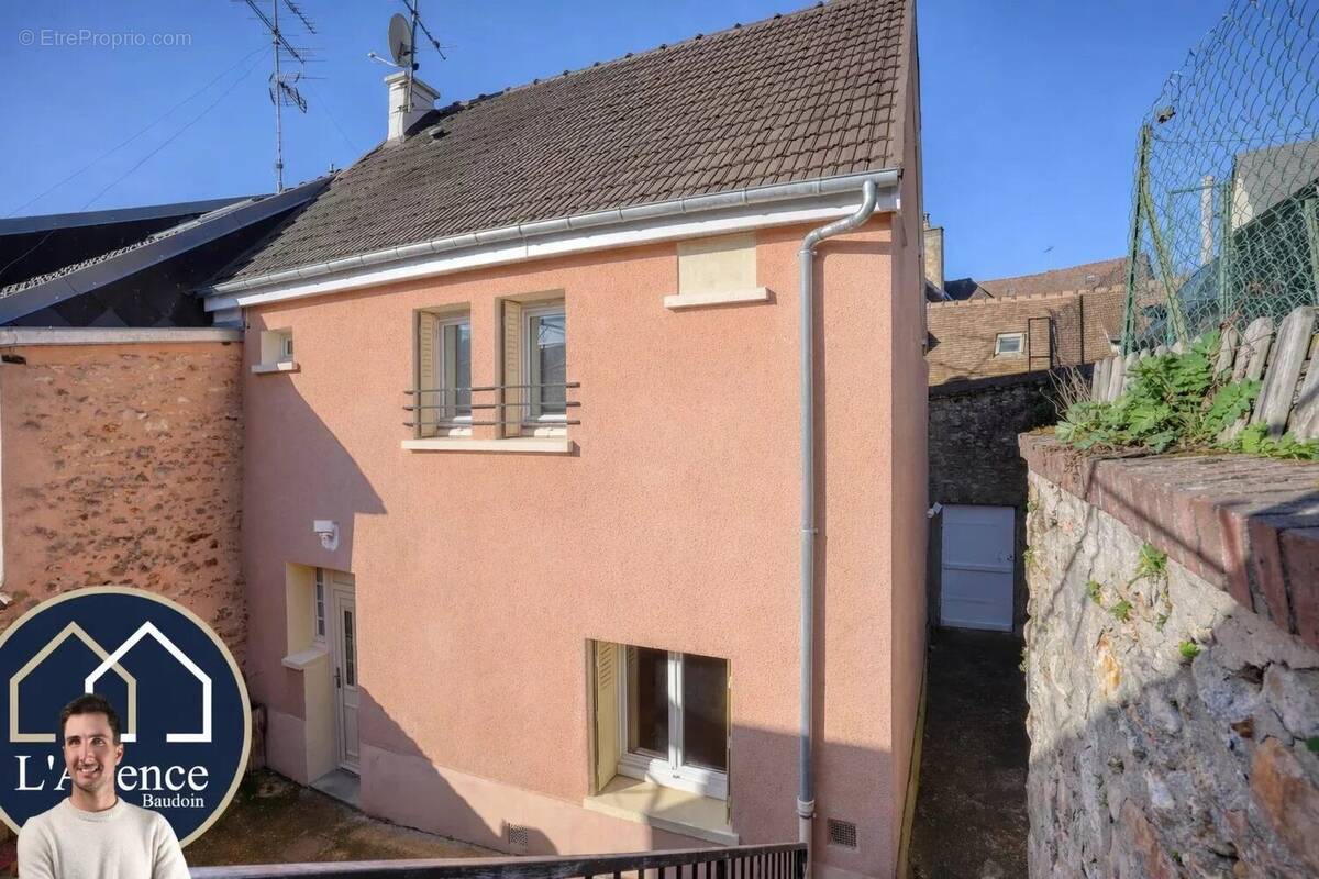 Appartement à EPERNON