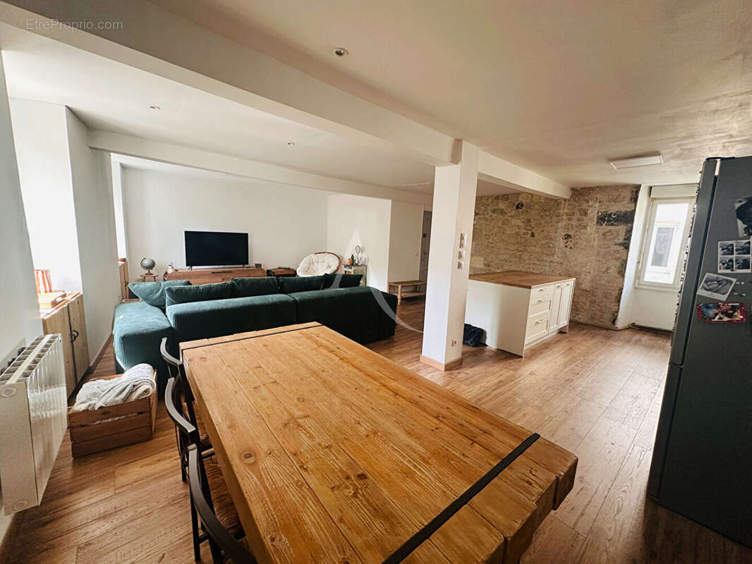 Immeuble de caractère sur la Rive Gauche de Saintes 9 pièce(s) 230 m2 - photo 3