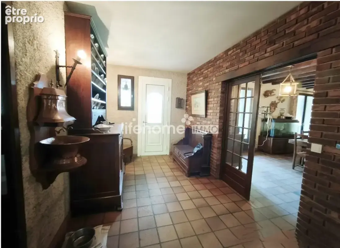 Maison 6 pièces 210 m² à vendre à Thevet-Saint-Julien (36400) - photo 5
