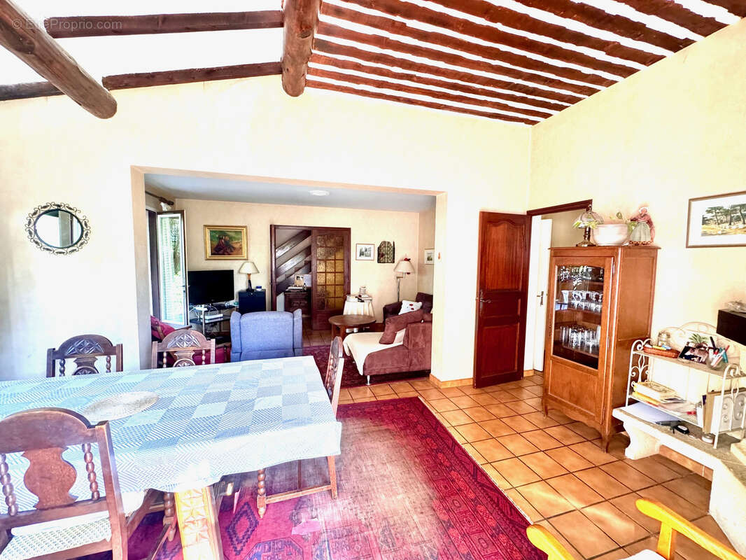 Vaison proche centre   villa au calme à rafraichir - photo 18