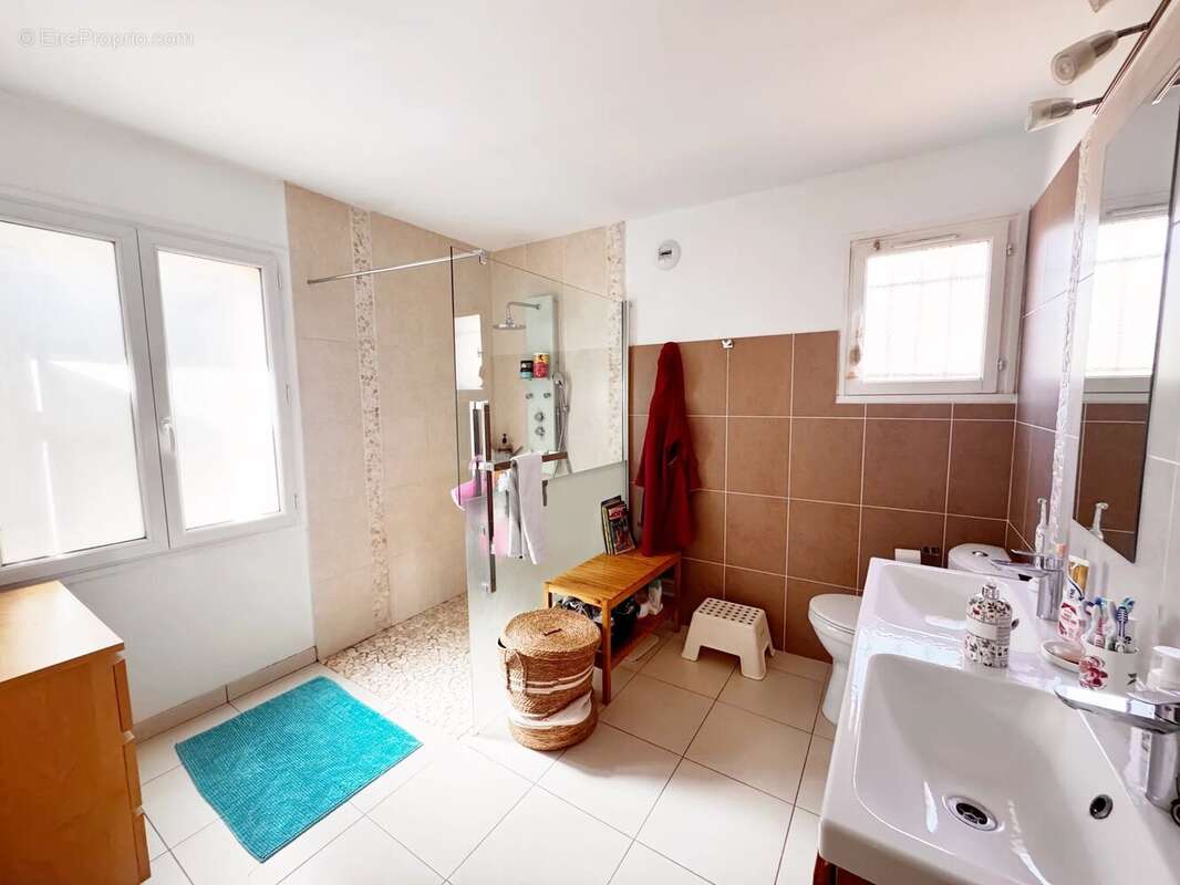 Belle villa familiale au calme absolu, rénovée et idéalement située - photo 5