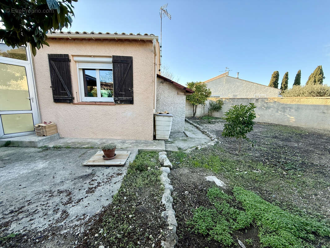 Maison à VIC-LA-GARDIOLE