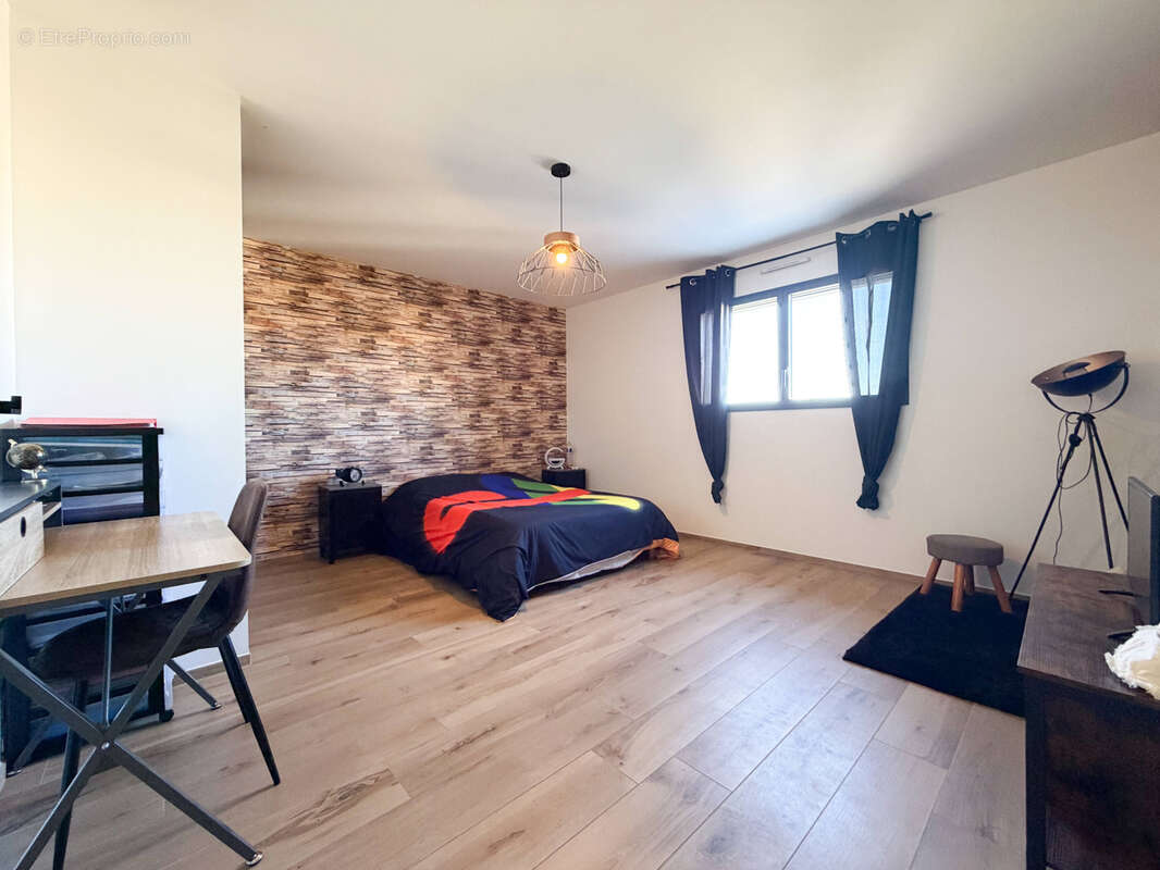 Maison à SAINT-CELERIN