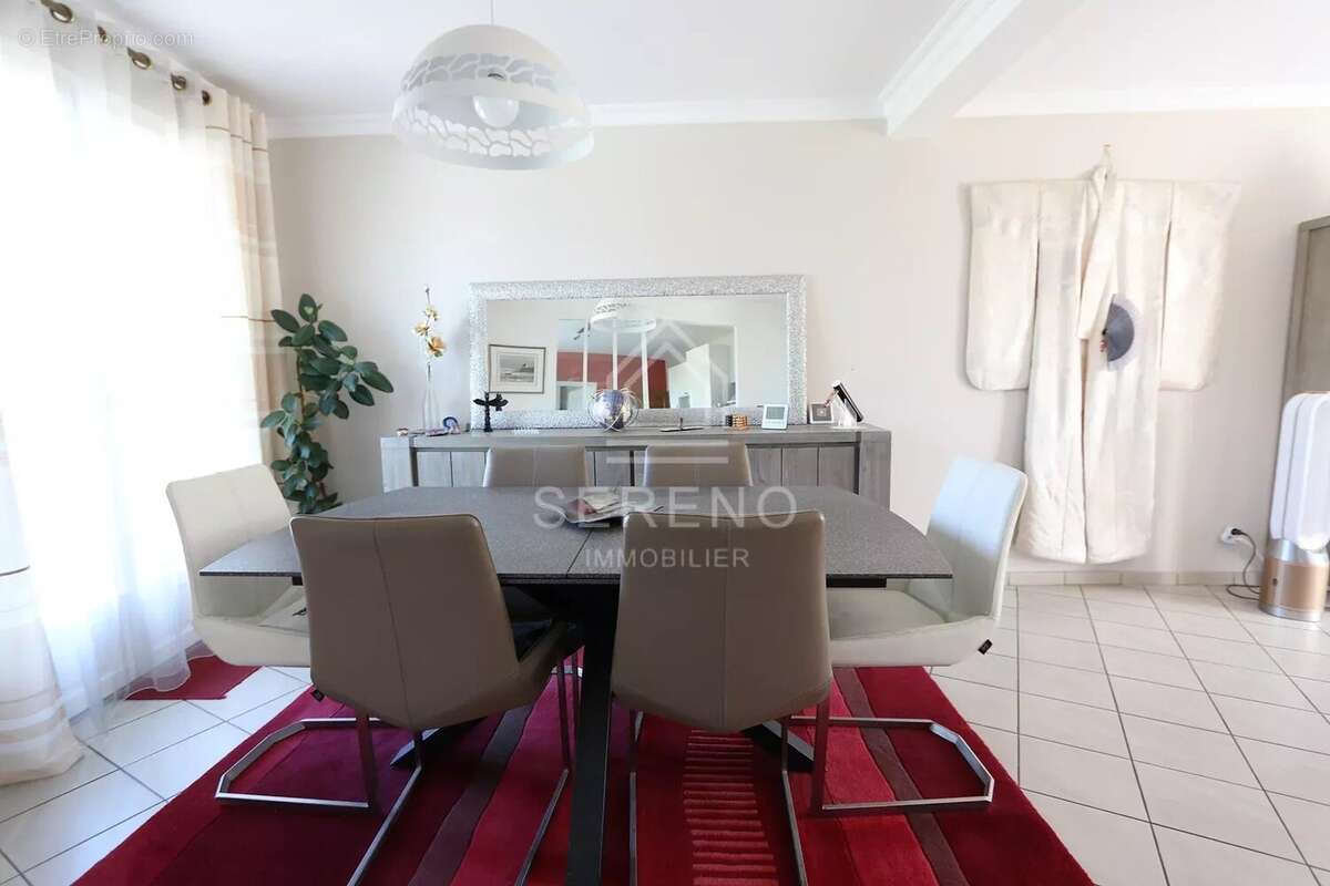 Maison à CHAMPS-SUR-MARNE