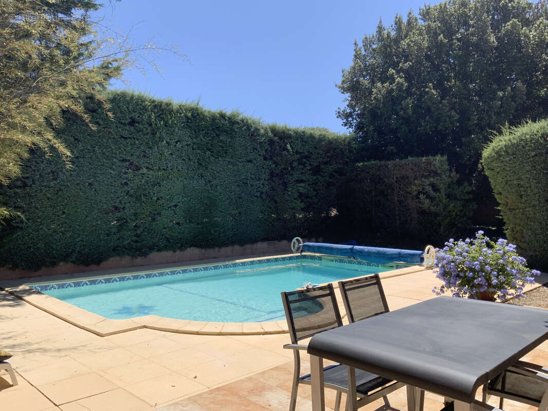 Charmante villa de plain pied avec piscine. - photo 3