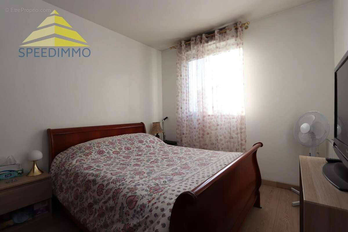 Appartement à MANDRES-LES-ROSES