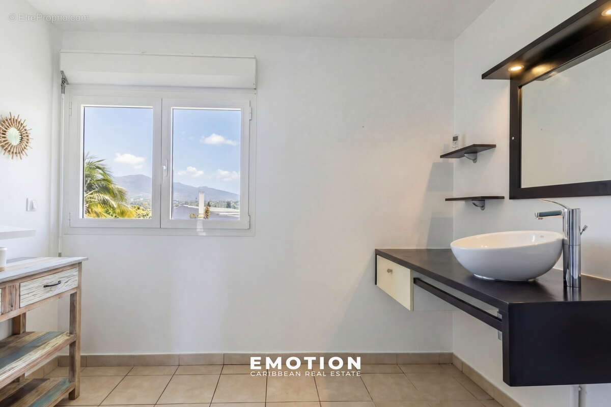 Appartement à PETIT-BOURG