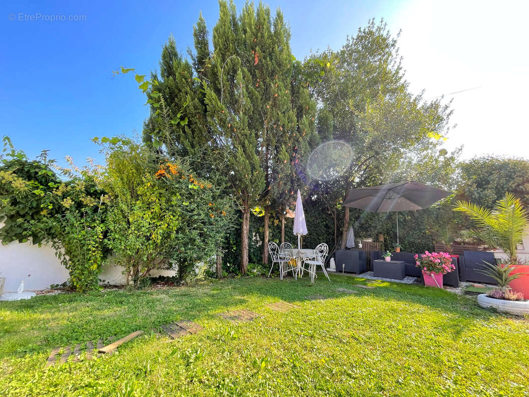 Maison à VAULX-EN-VELIN