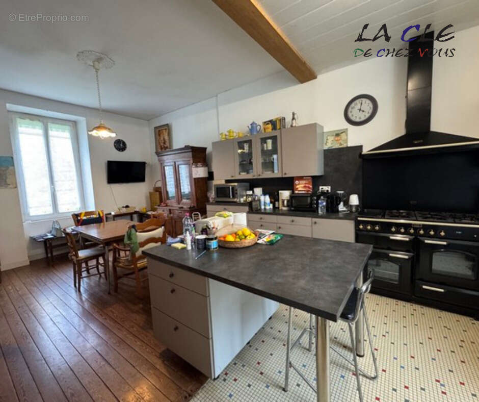 Maison à LA CHAPELLE-AUX-LYS