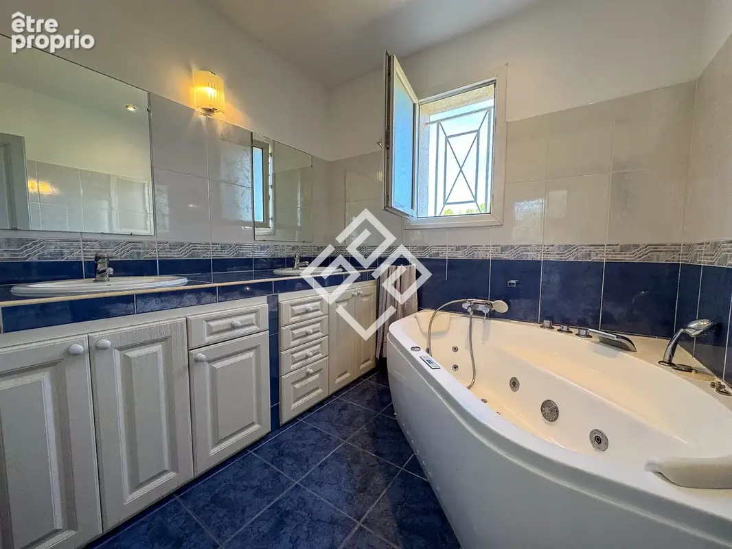 Maison de prestige- 205 m2- 5 pièces - photo 19