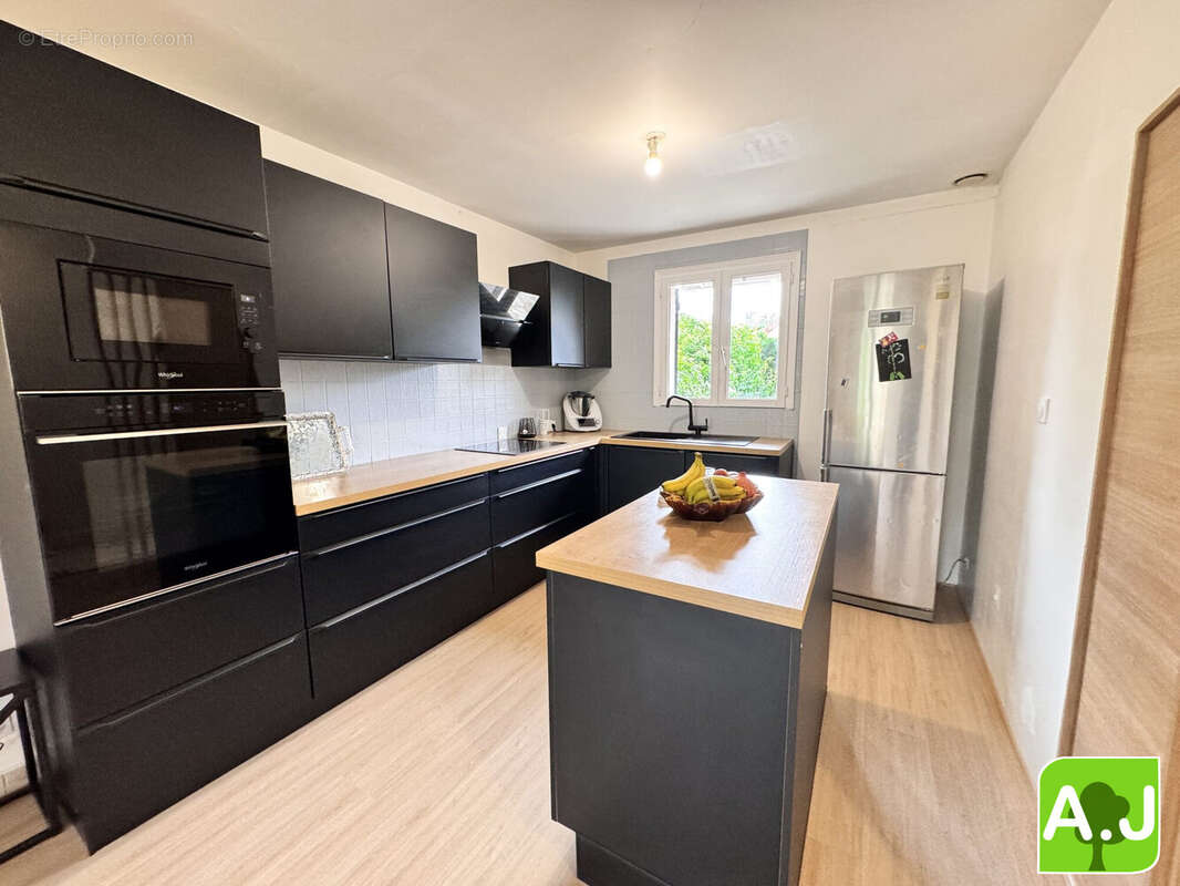 Maison 100 m² à Ezy-Sur-Eure  - photo 2