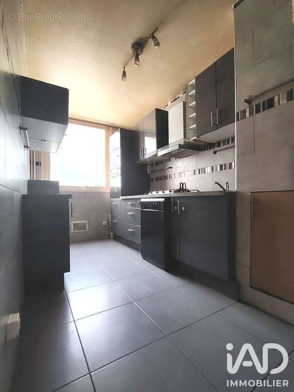 Appartement 80 m² à Les Ulis  - photo 5
