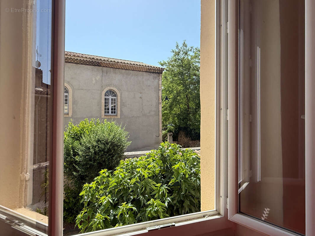 Maison de village 7 pièces à rénover avec grande cour - photo 3