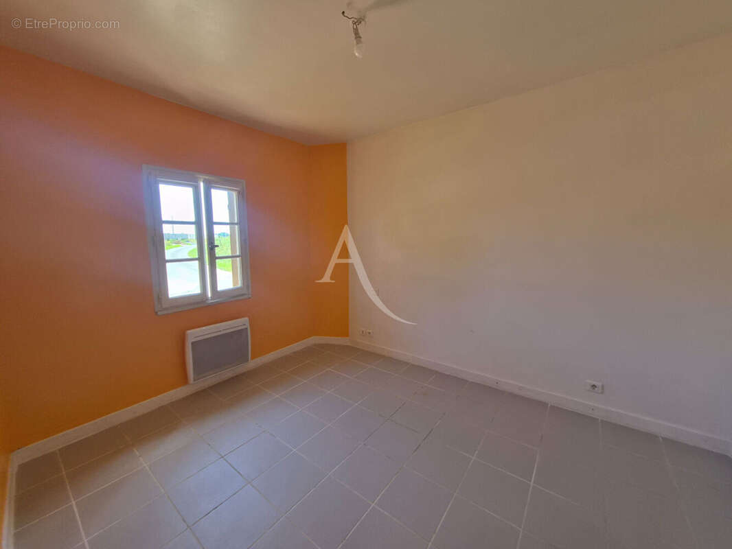 Authentique maison gasconne de plain-pied en pierre et colombages ? Un bien plein de caractère à rénover. - photo 6