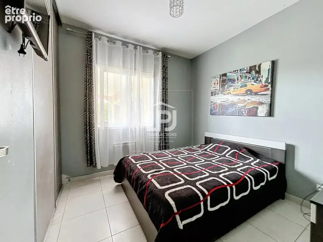 Jolie maison 6 pièces de 121 m² avec garage, sur une parcelle de 596 m² dans un secteur résidentiel et bucolique de Villeneuve T - photo 6