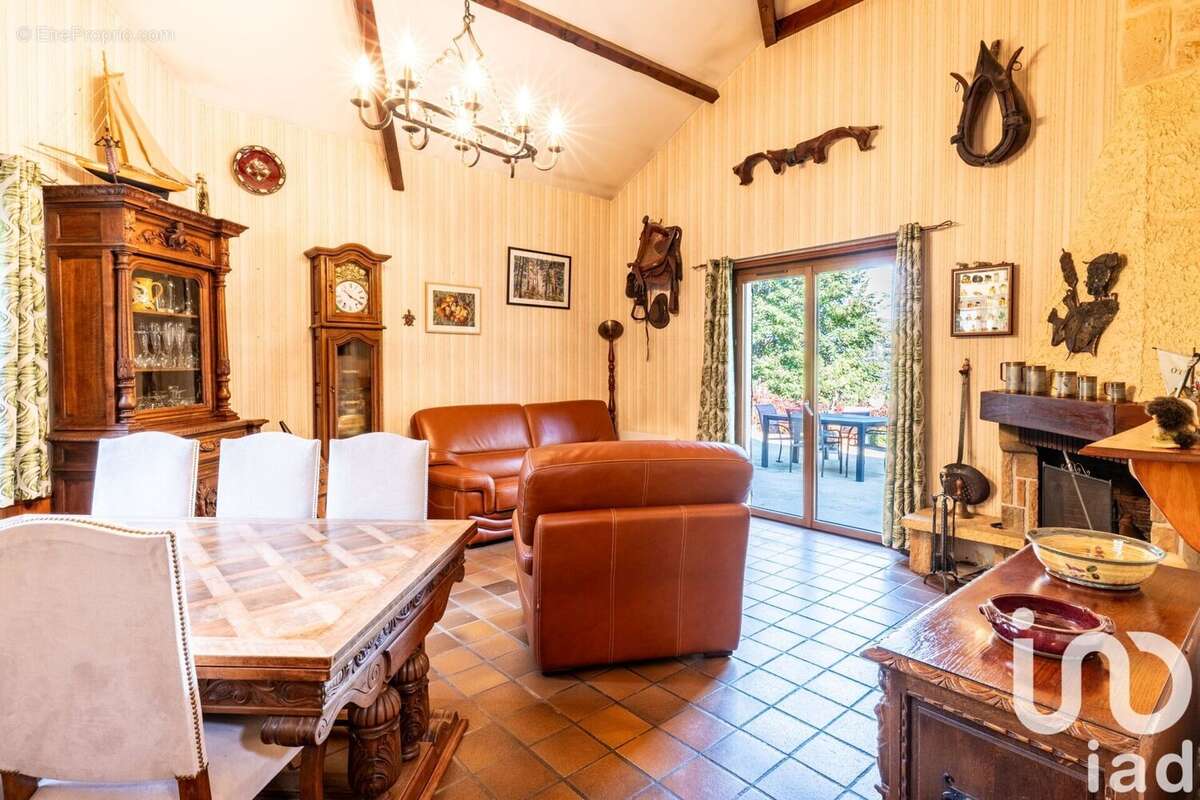 Photo 8 - Maison à SAINT-GENEST-LERPT