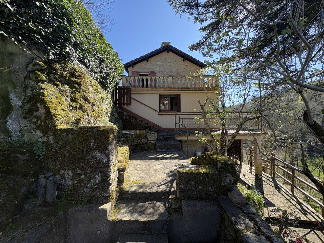Maison à SAINT-LEONS