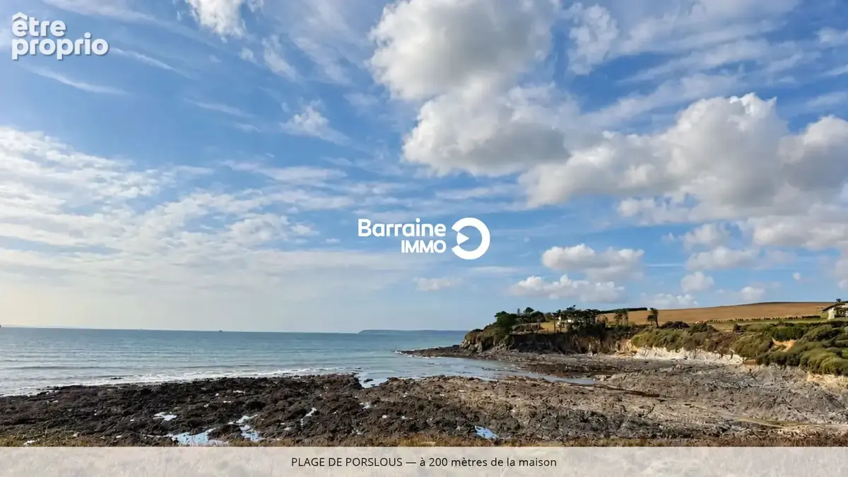 BARRAINE IMMO - A VENDRE - ARGOL : À 200 m de la plage, maison avec jardin, atelier et grand hangar - Réf : CR00290 - photo 3
