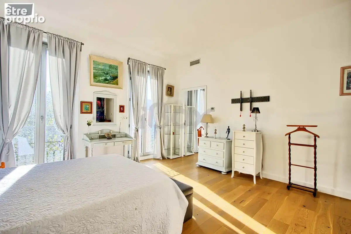 TOULON, superbe appartement de 170m2 + cave et chambre de bonne - photo 10