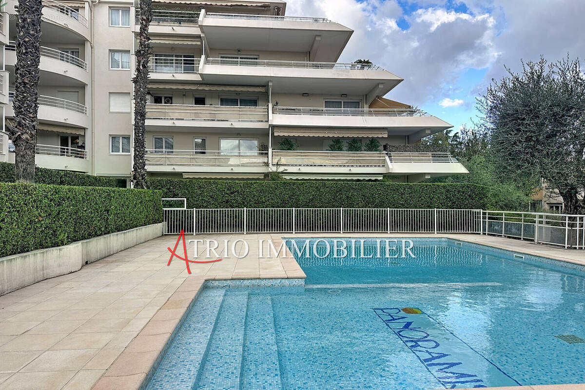 Appartement à SAINT-LAURENT-DU-VAR