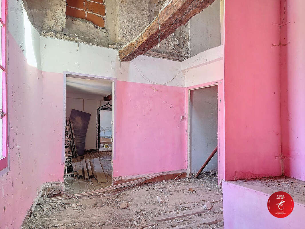 Maison à MONTFERRAT