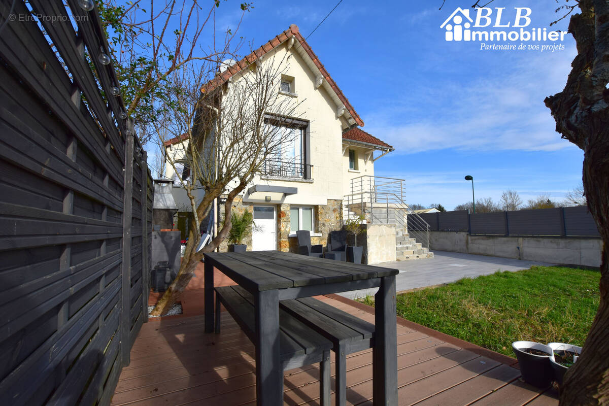 Maison à LES ESSARTS-LE-ROI