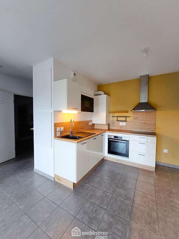 Appartement à MAZERES-LEZONS