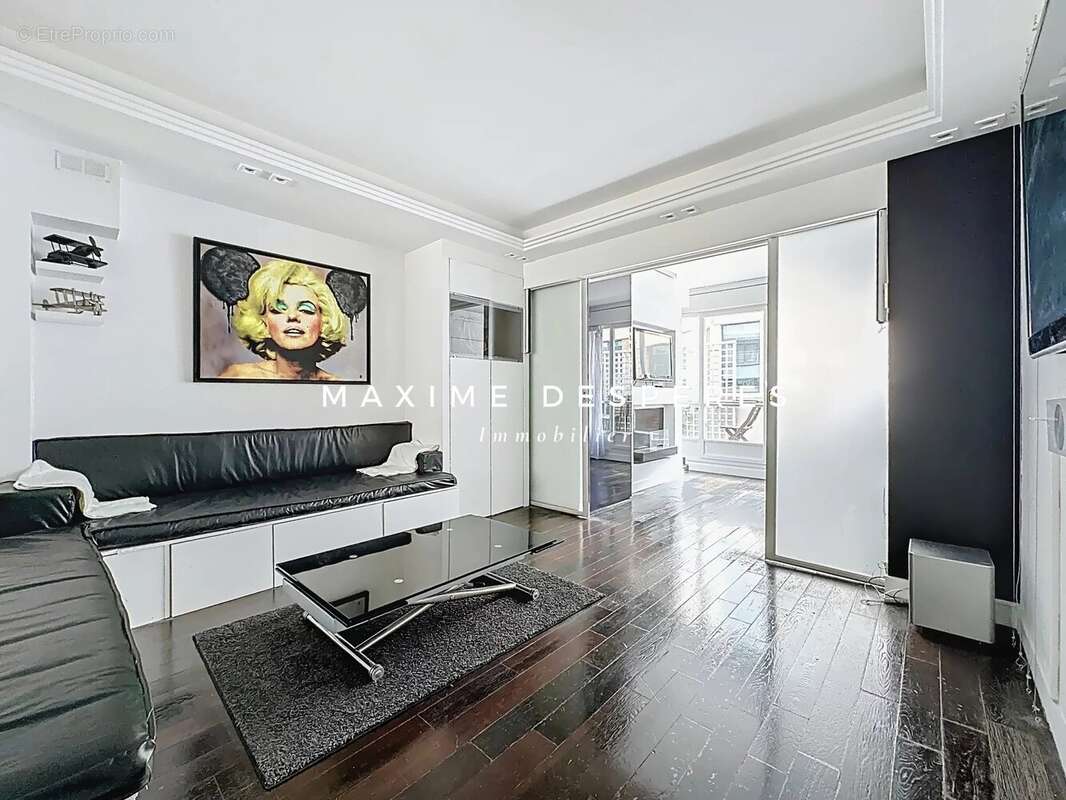 Appartement à NEUILLY-SUR-SEINE