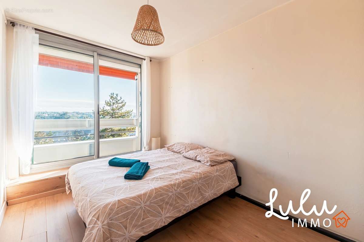 LYON 09 - Appartement T4/T5 de 83m2 avec balcon et stationnement - photo 8