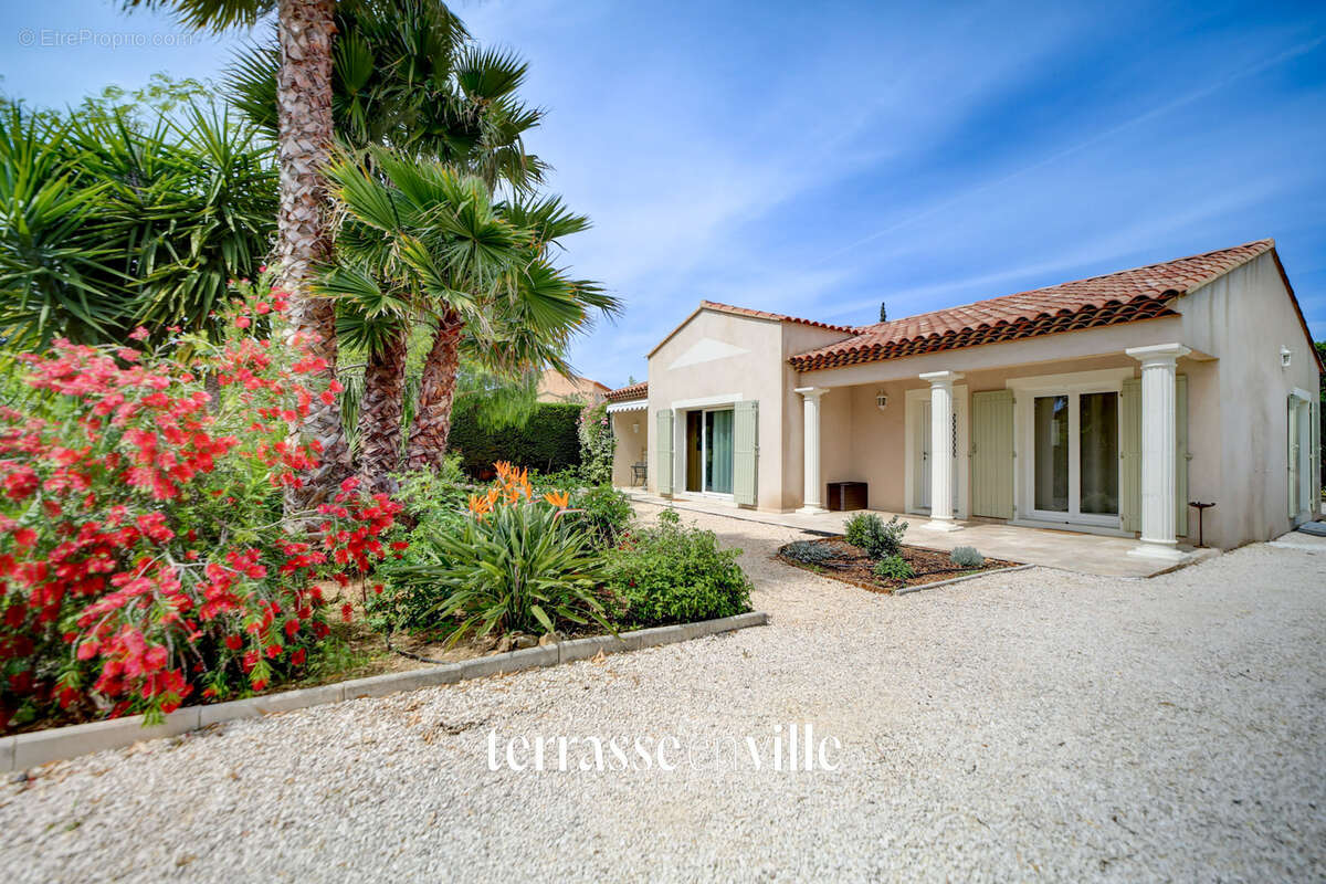 Saint cyr sur mer - villa plain pied t4 123m2 - dependance - proche village a pied - photo 4