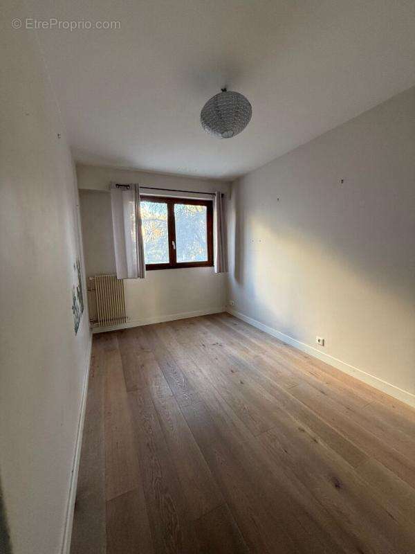 Appartement à VILLE-D&#039;AVRAY