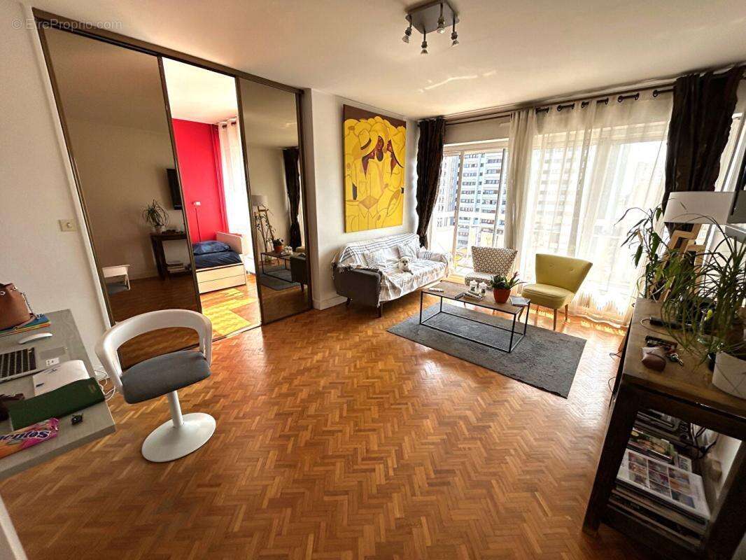 Appartement à PARIS-15E