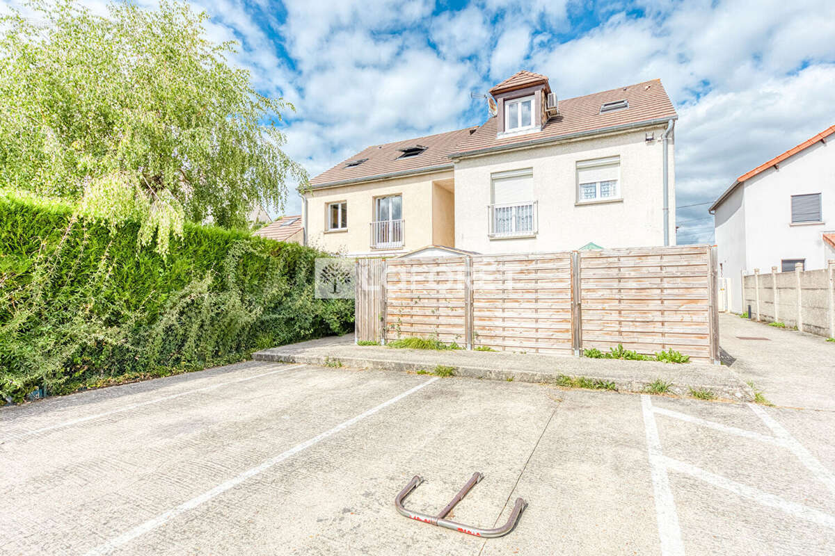 Appartement à PONTAULT-COMBAULT
