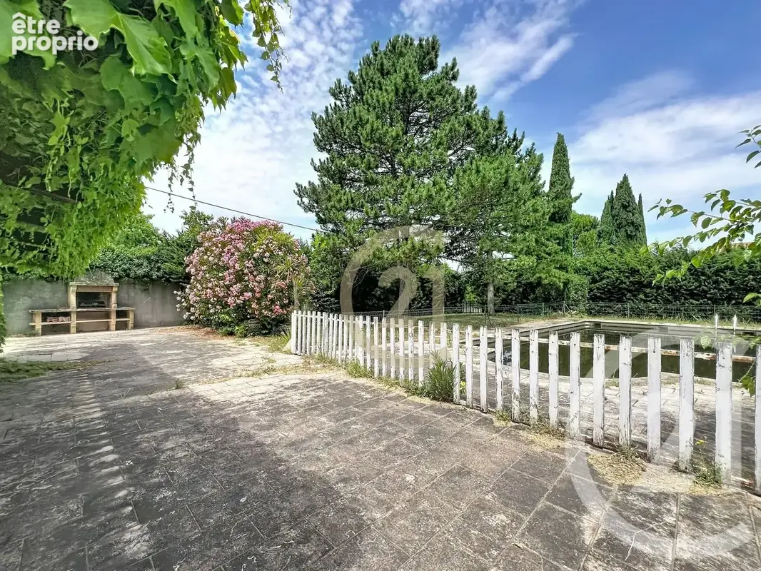 Maison 9 pièces 222 m² à vendre à Uzes (30700) - photo 4