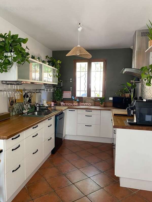 Maison à CUGES-LES-PINS