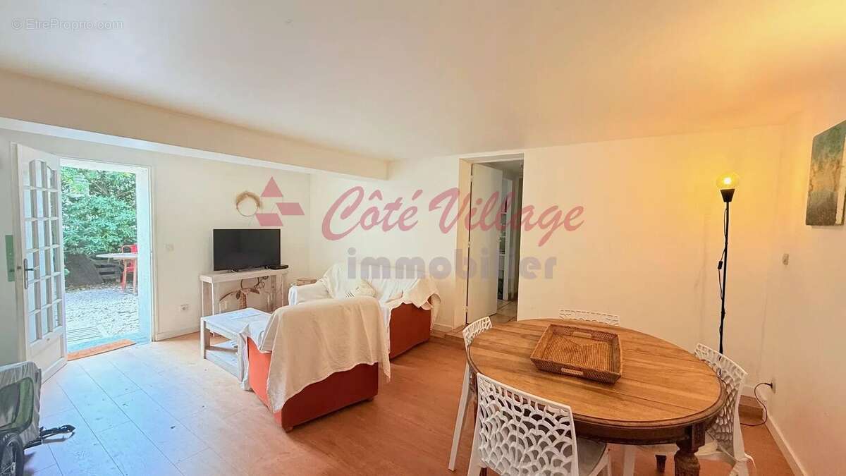 Appartement à FLEURY