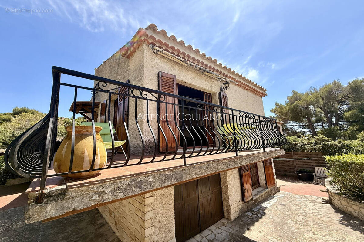 Maison à SAINT-CYR-SUR-MER