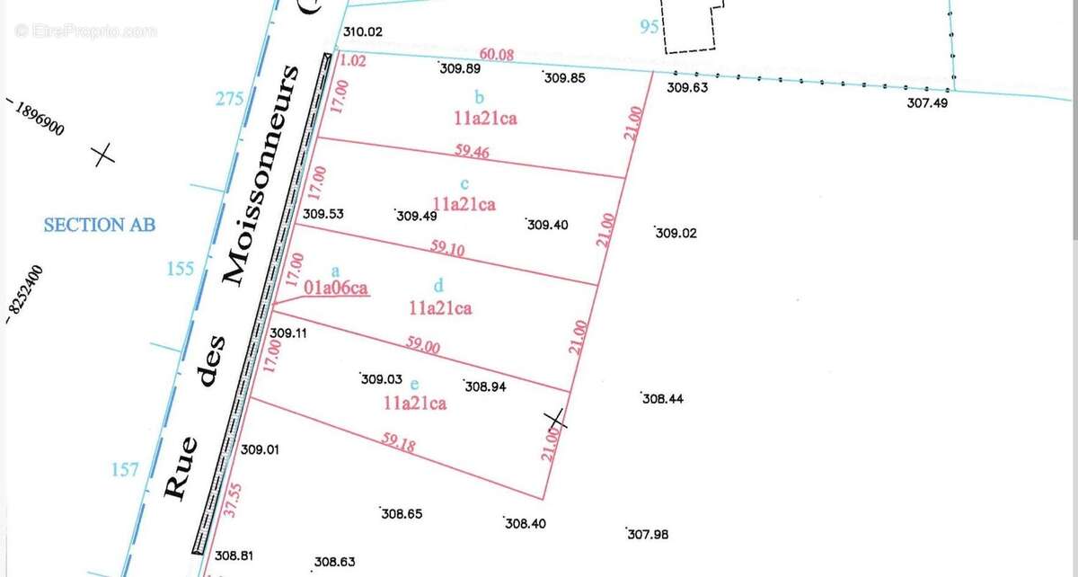 Terrain à DONCOURT-LES-LONGUYON