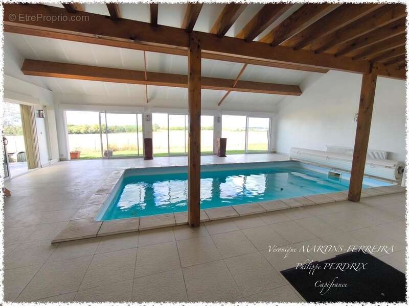 Maison spacieuse avec piscine intérieure et très belles prestations - photo 4