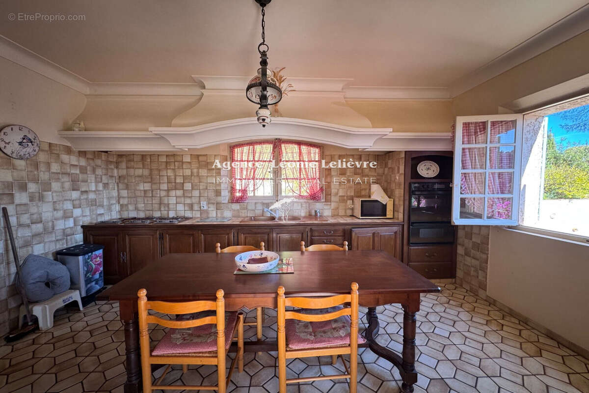 Maison à LES ISSAMBRES