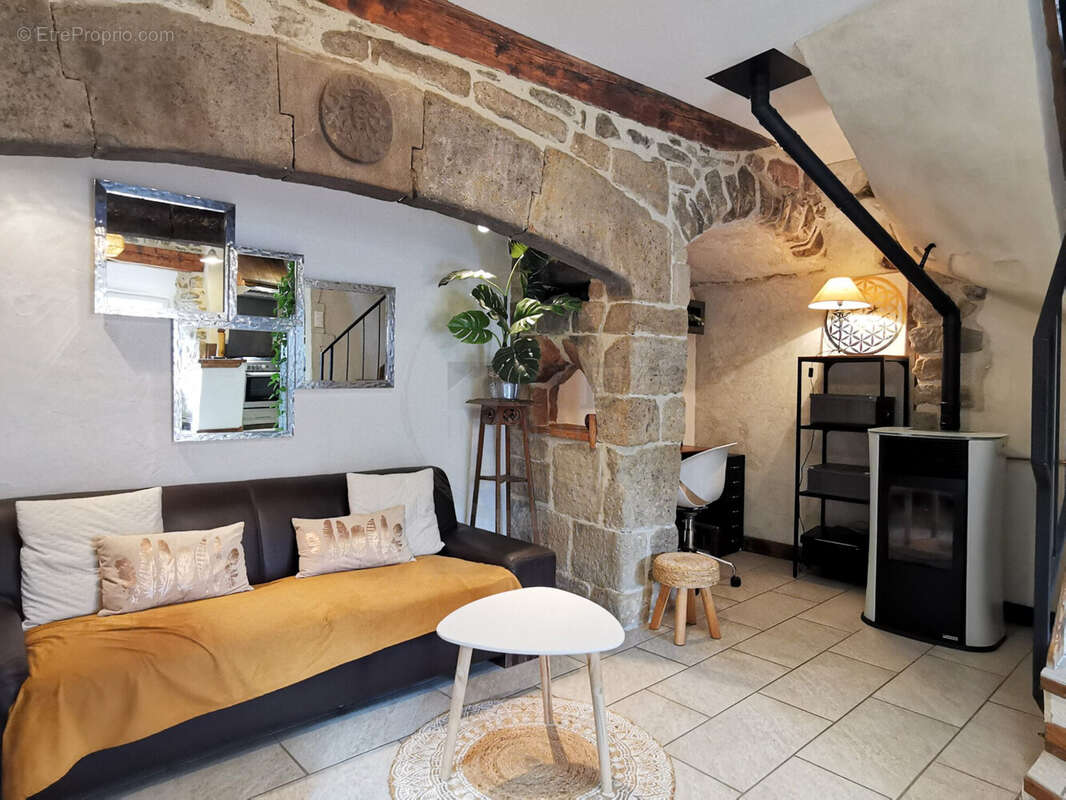 Maison à LES OLLIERES-SUR-EYRIEUX