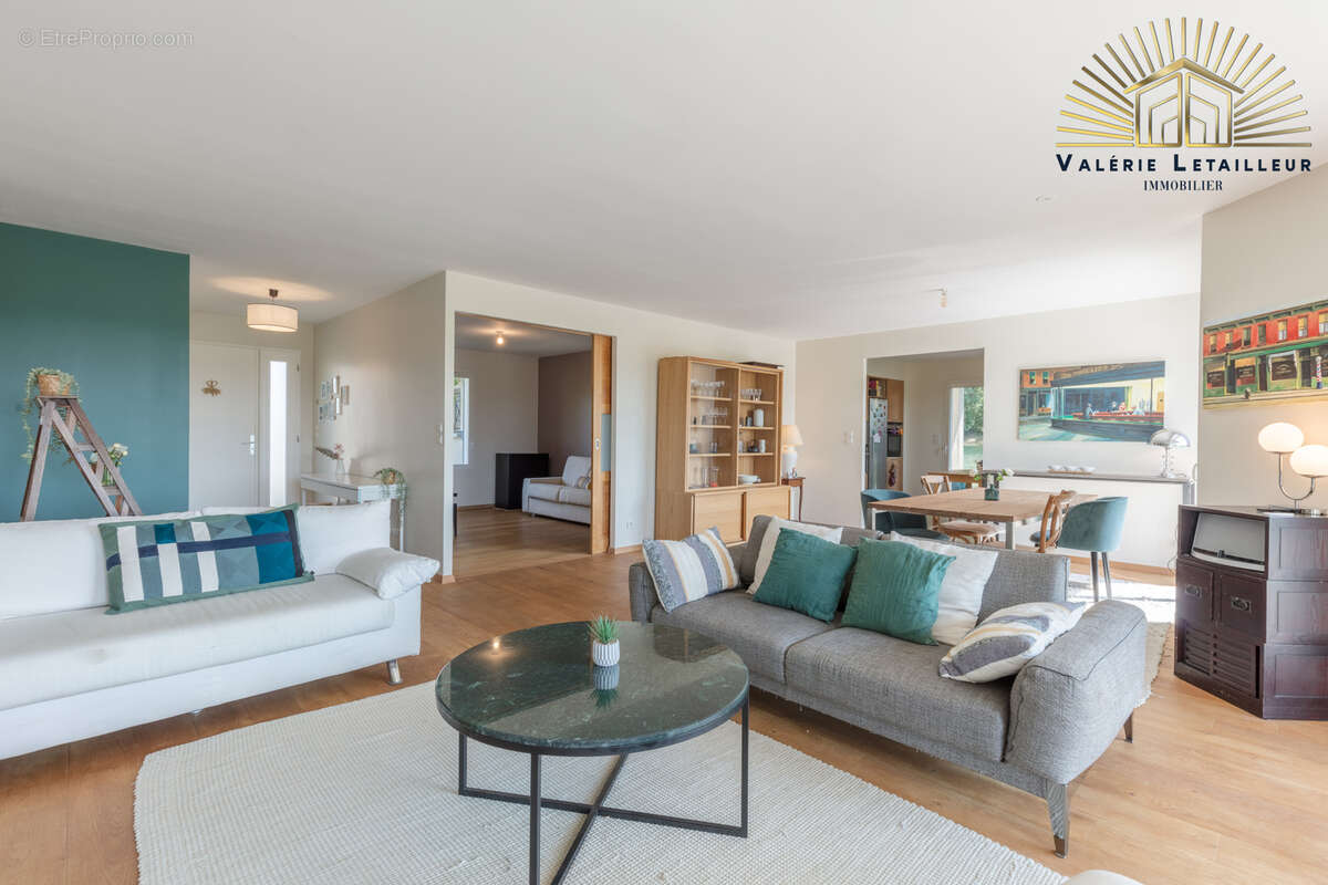 Belle maison familliale dans laquelle la vue devient un art de vivre… - photo 2
