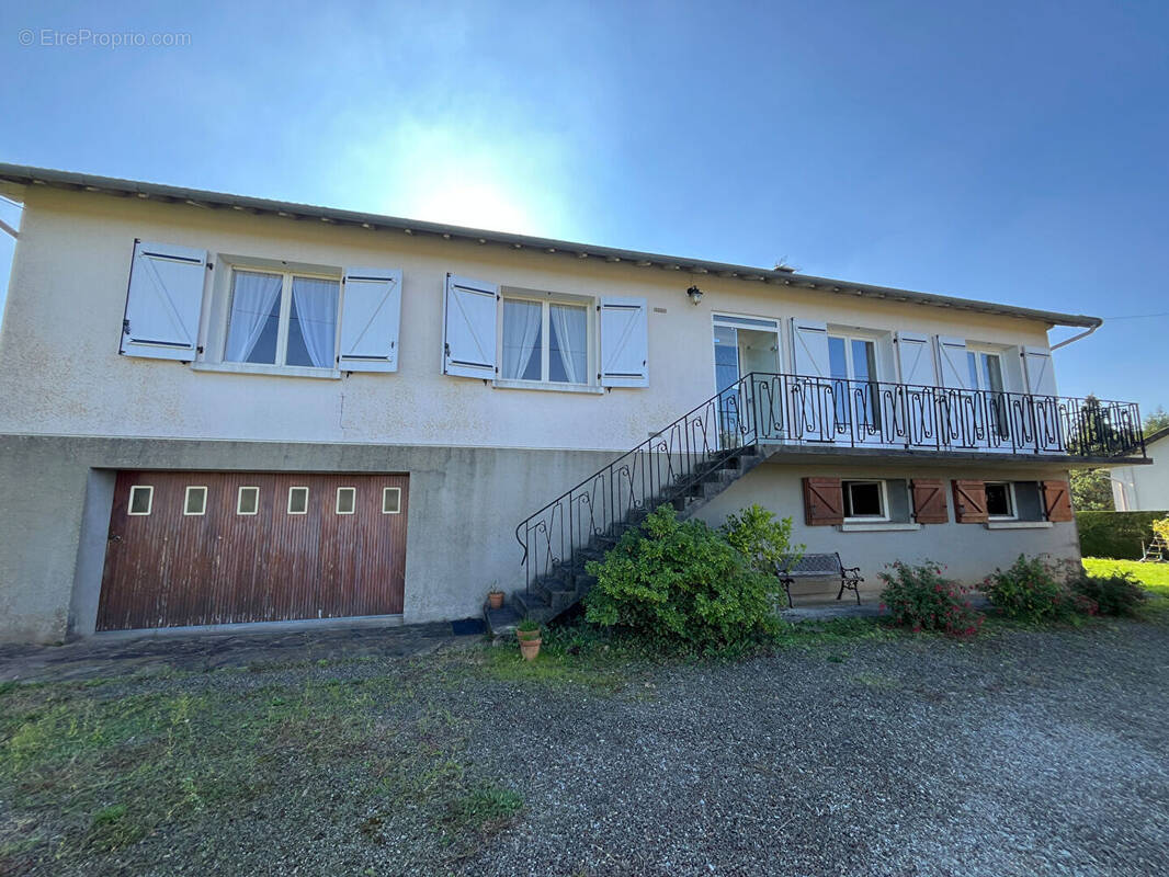 Maison à LA JONCHERE-SAINT-MAURICE