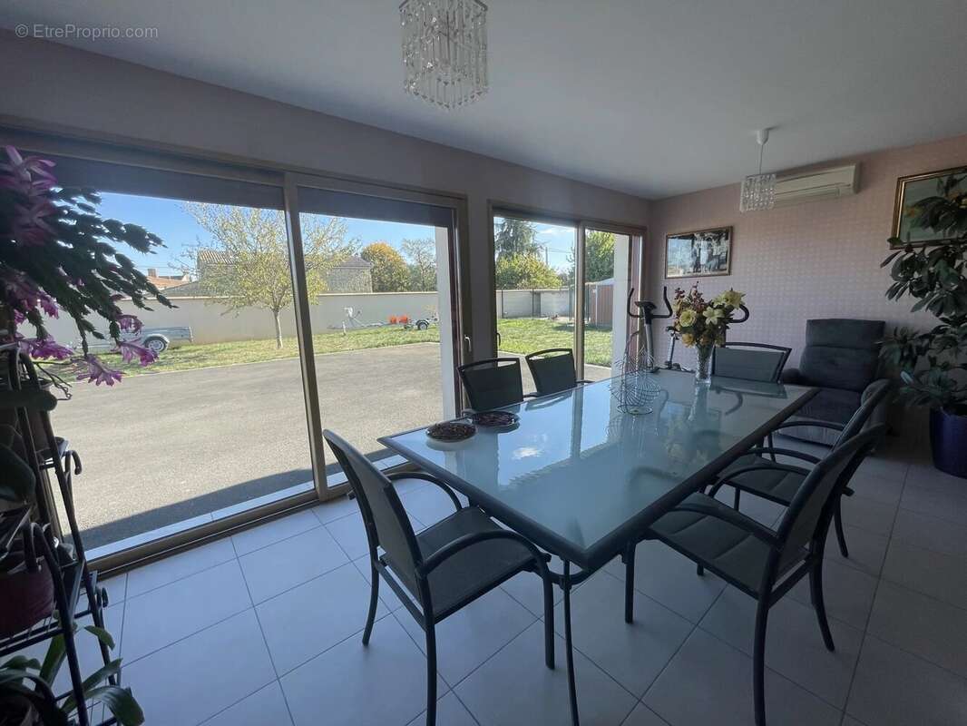 Maison à MONTREUIL-BELLAY