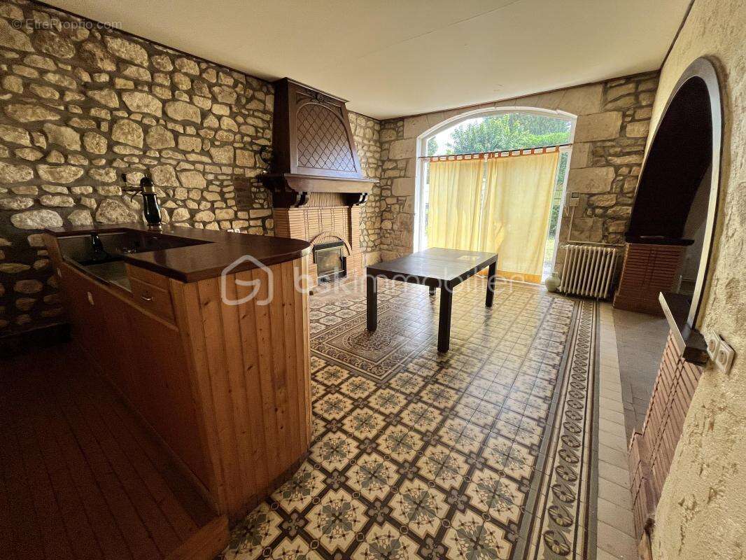 Maison à LA CHAPELLE-MONTLINARD