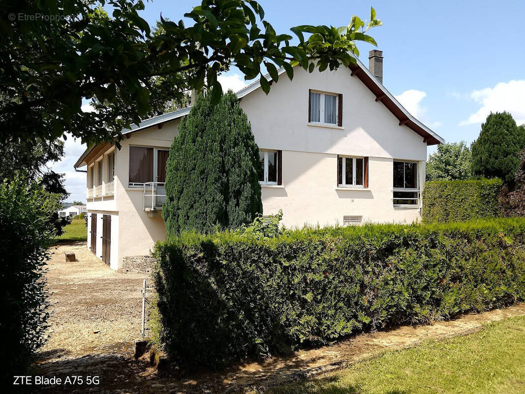 Maison à IS-EN-BASSIGNY