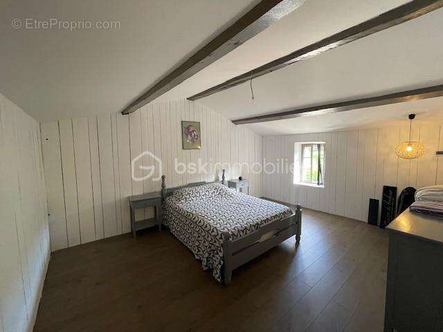 Montlaux-ferme de 145m² environ, 4 chambres, hangar de 80m², plus de 15 hectares de terrain - photo 15