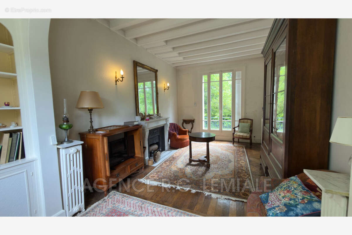 Maison à MAISONS-LAFFITTE