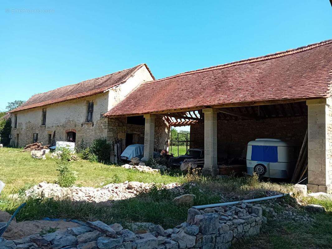 Maison à VAILHOURLES